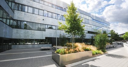 Op het terrein van de kolenmijn Zollverein in Essen bevindt zich de noordelijke dependance van de Folkwang Universiteit voor de Kunsten.