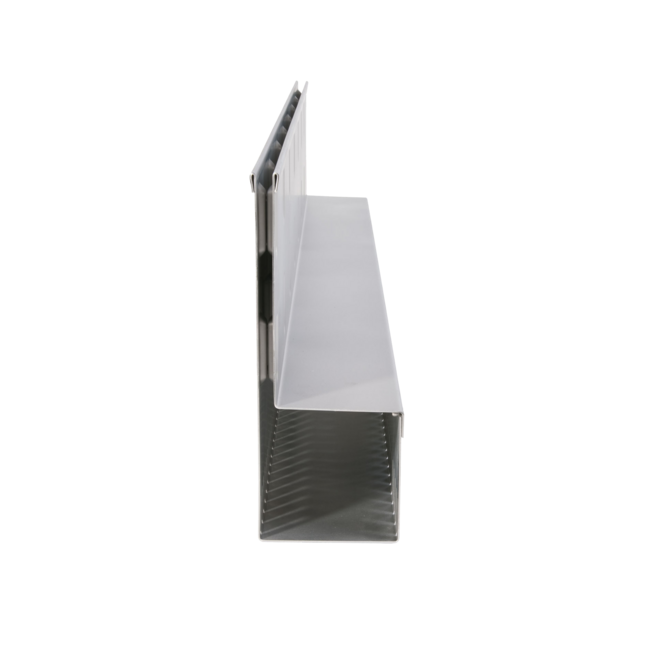 The slotted channel ensures elegant drainage through the 10 mm wide inlet slot