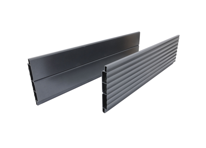 Double-walled panels to protect your raised beds from heat and cold