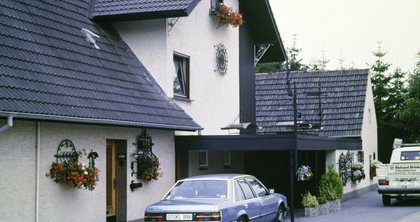 It all began in a garage in Schloß Holte-Stukenbrock. This is where Richard Brink and his wife Annegret started their family business Richard Brink, a smithery, in 1976. 