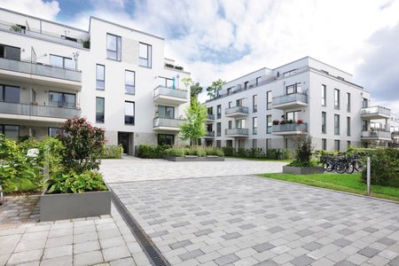 Raised beds from Richard Brink help shape a beautiful, green outdoor space all year round on sites 4 and 6 of the residential quarter.