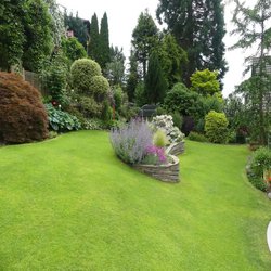 Beeteinfassung Ora verbaut von Ommertalhof Gartenmanufaktur und Landschaftsbau