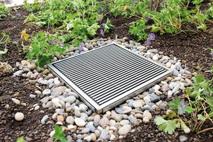 Der Hydra Gully sorgt für elegante Punktentwässerung für Gründächer, Balkone und Terrassen