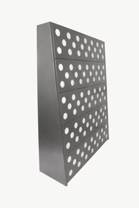 Each panel has space for up to 20 plants. Depending on the height of the vertical garden, a total of up to 200 slots with a diameter of 84 mm can be provided.