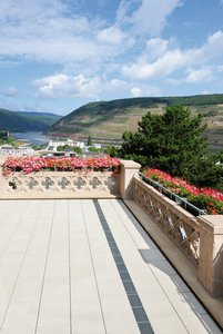 Dans la partie sud-est du bâtiment, une terrasse de près de 222 m² a été entièrement rénovée sur les toits.