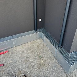 Fassadenrinne Stabile Air verbaut von MDS Garten und Haus