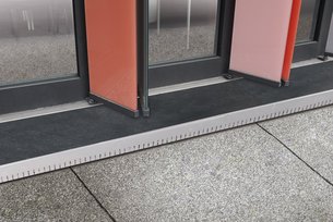 Hochwertige Kiesfangleisten für Bau von Terrassen oder Balkonen