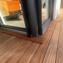 Rost mit schmaler Schlitzperforation  verbaut von Spitzer Garten- und Landschaftsbau