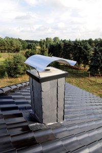 The finished chimney adorns a detached family house in Eastern Westphalia.