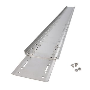 The channels, which have an installation height of 25 mm, are manufactured in a standard 3 m length with inlet widths measuring 100, 140 and 160 mm. They can be easily extended with connectors, and custom channel lengths to the client's specification are also possible.