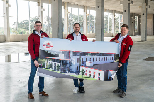 Um dem Wachstum der vergangenen Jahre sowie der Planungen für die Zukunft gerecht zu werden, errichtet die Firma Richard Brink an ihrem Unternehmenssitz in Ostwestfalen einen doppelgeschossigen Neubau.  Foto: Richard Brink GmbH & Co. KG