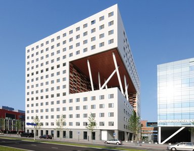 With the ‘O|2’ laboratory building, which forms part of VU Amsterdam university, architects office EGM Architekten designed a research centre for ‘Human Health & Life Sciences’.