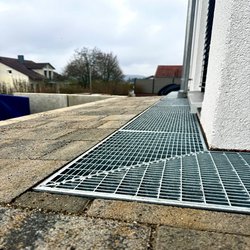 Maschenrost  verbaut von Dietz Garten- und Landschaftsbau