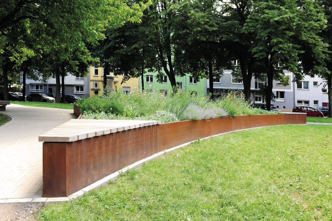 MetallHochbeet mit Sitzbank Individuell nach Maß