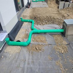 Drainagegully Hydra verbaut von Garten- und Landschaftsbau Streu