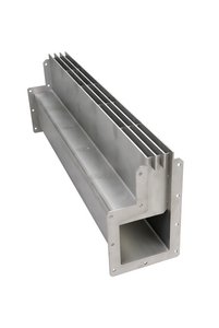 Of the total 26 m of heavy-duty channels, 9 m were made with 62 mm wide slots and covered with 20 × 3 mm longitudinal bar gratings.