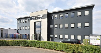 As a certified ÖKOPROFIT company, HEGGEMANN AG from Büren decided to install a photovoltaic system on the roofs of its production facilities. 