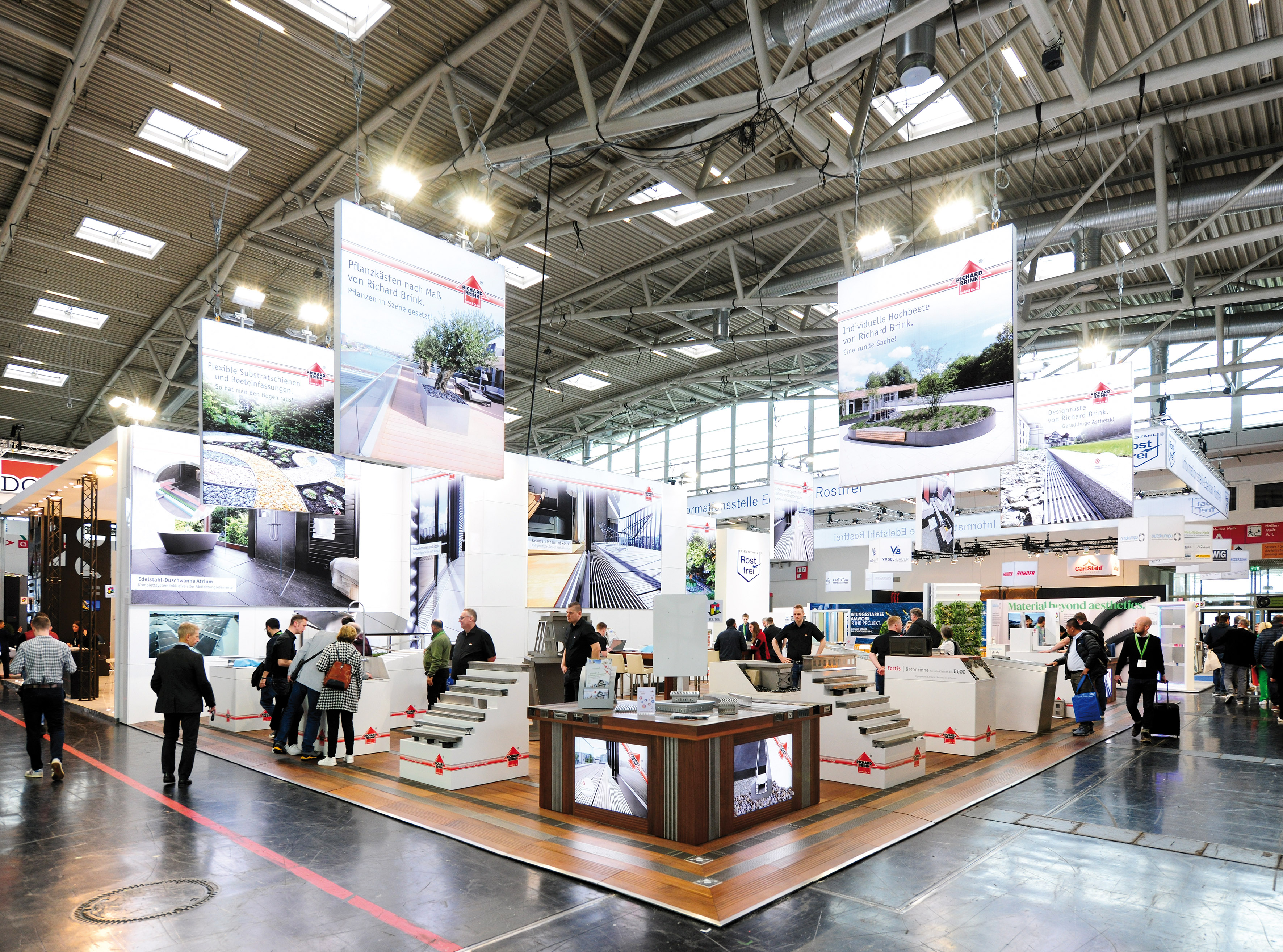 Op een grote beursstand op de BAU 2023 exposeerde de firma Richard Brink zijn veelzijdige productassortiment.