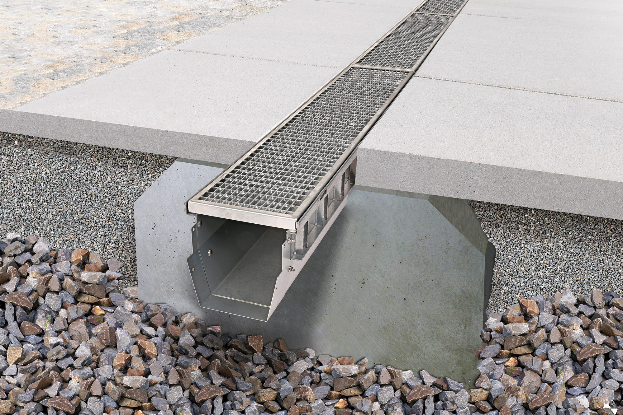 Die Schwerlast-Entwässerungsrinne „Ferro Magna“ der Firma Richard Brink punktet durch ihr Leichtgewicht bei maximaler Schlagfestigkeit und Stabilität – und das vor, während und nach der Montage.   Foto: Richard Brink GmbH & Co. KG