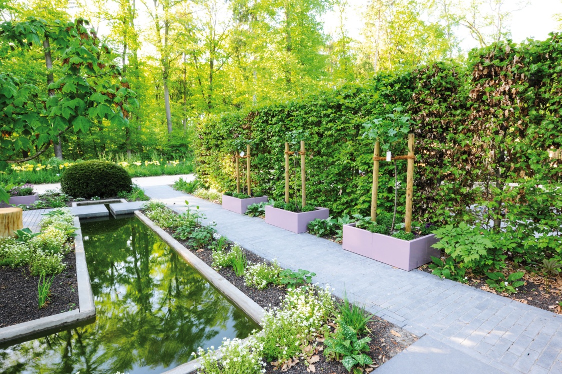 The themed area created by the company Beil Garten- und Landschaftsbau from Paderborn for the 2017 State Garden Show in Bad Lippspringe was designed with the motto ‘urban garden refuge’ in mind.