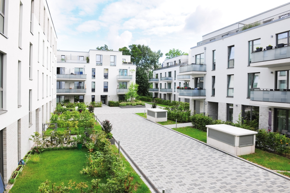 Dans le quartier de Groß Borstel à Hambourg, l’ensemble résidentiel « Tarpenbeker Ufer » allie les avantages d’un habitat proche de la nature et de la ville.