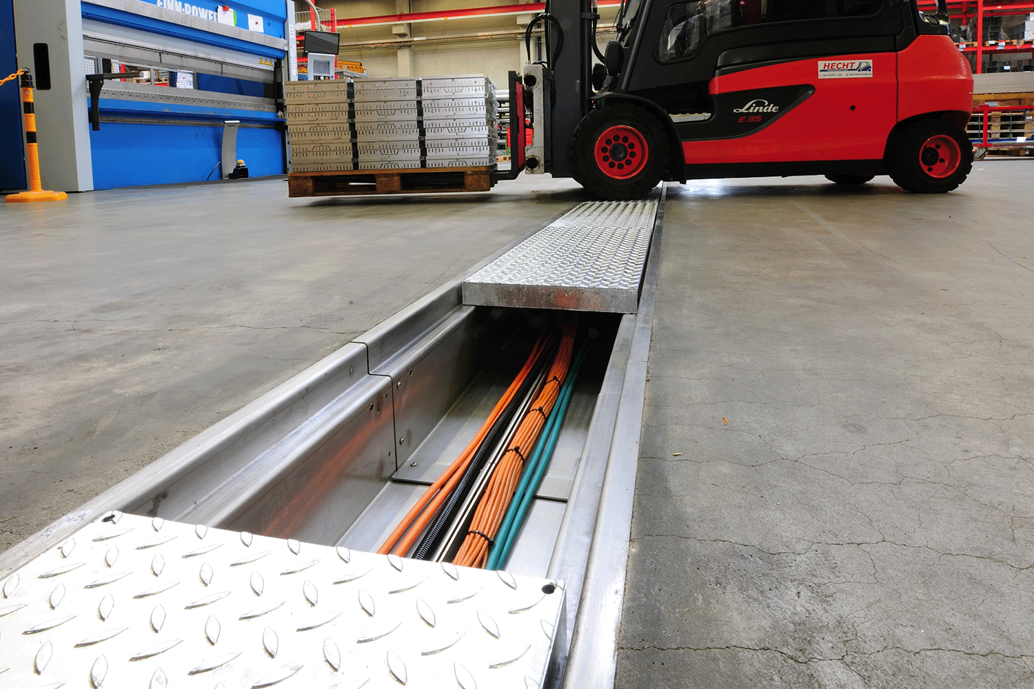 Cargo supply channel
